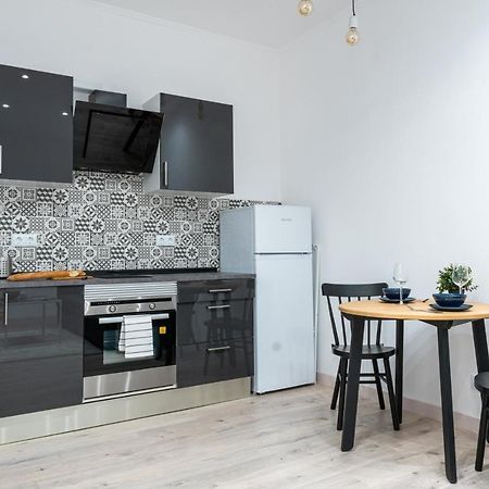 Cozy Studio Apartment 5 Min From Camp Nou บาร์เซโลนา ภายนอก รูปภาพ