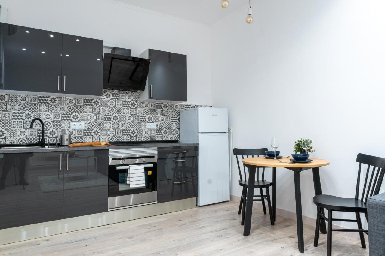 Cozy Studio Apartment 5 Min From Camp Nou บาร์เซโลนา ภายนอก รูปภาพ